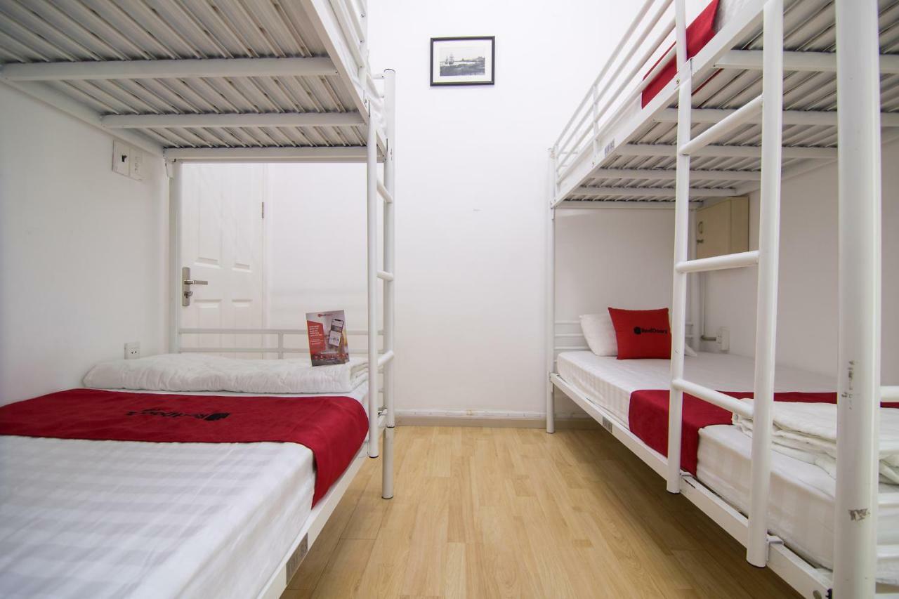 Reddoorz Near Nguyen Hue Walking Street 2 - Dorms Available Ho Chi Minh City Exterior photo